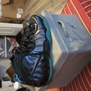 Gently worn mens nike Foamposite pro (obsidian)